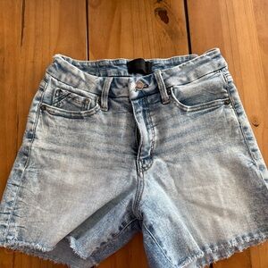 Buckle Black Mid Rise Raw Hem Denim Shorts Size 27